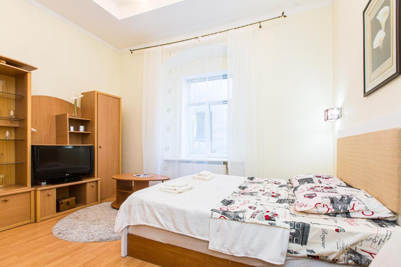 Біля Дзиги Сучасна Квартира На Вулиці Вірменській 35 Lviv Exterior photo
